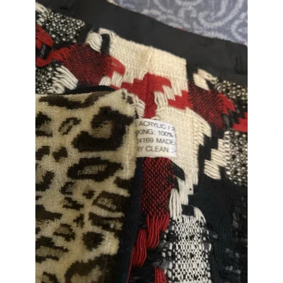 Reversible Blend Animal Print Scarf‎ Tan/ Black - Picture 6 of 6